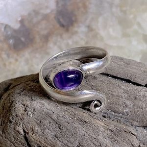 Amethyst Gemstone Dainty Adjustable, simple Spiral design. Great pinky ring